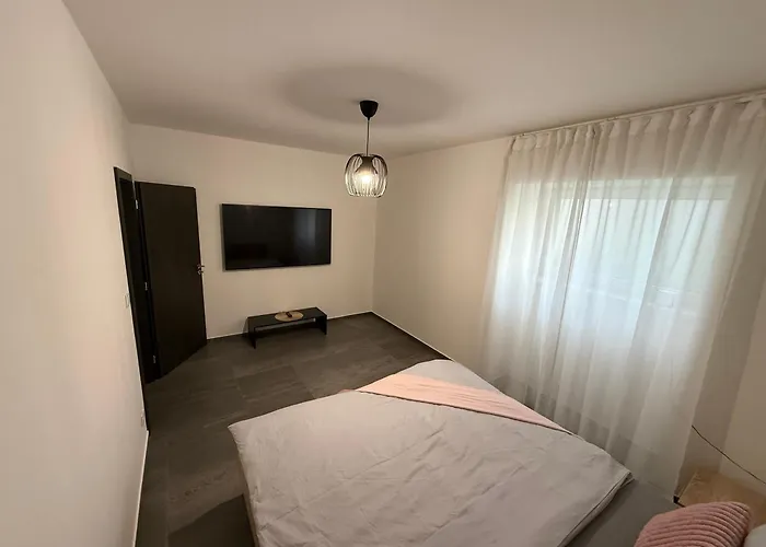 Byt Apartman 72M2 Private Garden Parking Free