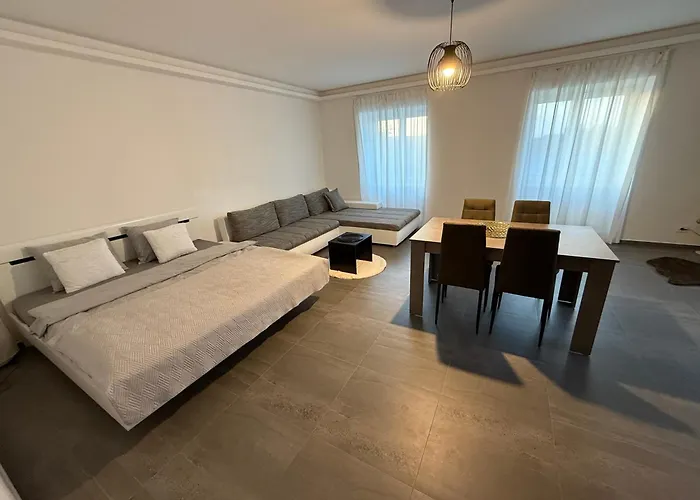 Byt Apartman 72M2 Private Garden Parking Free