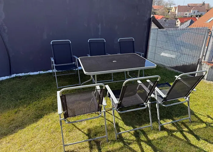 Byt Apartman 72M2 Private Garden Parking Free